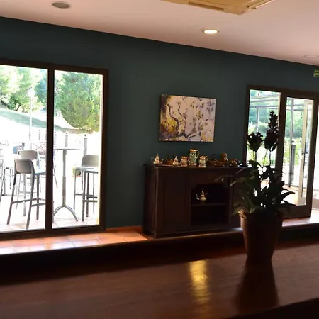 ホテル La Figuerola & Restaurant Vandellós