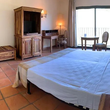 La Figuerola & Restaurant 4* Vandellós